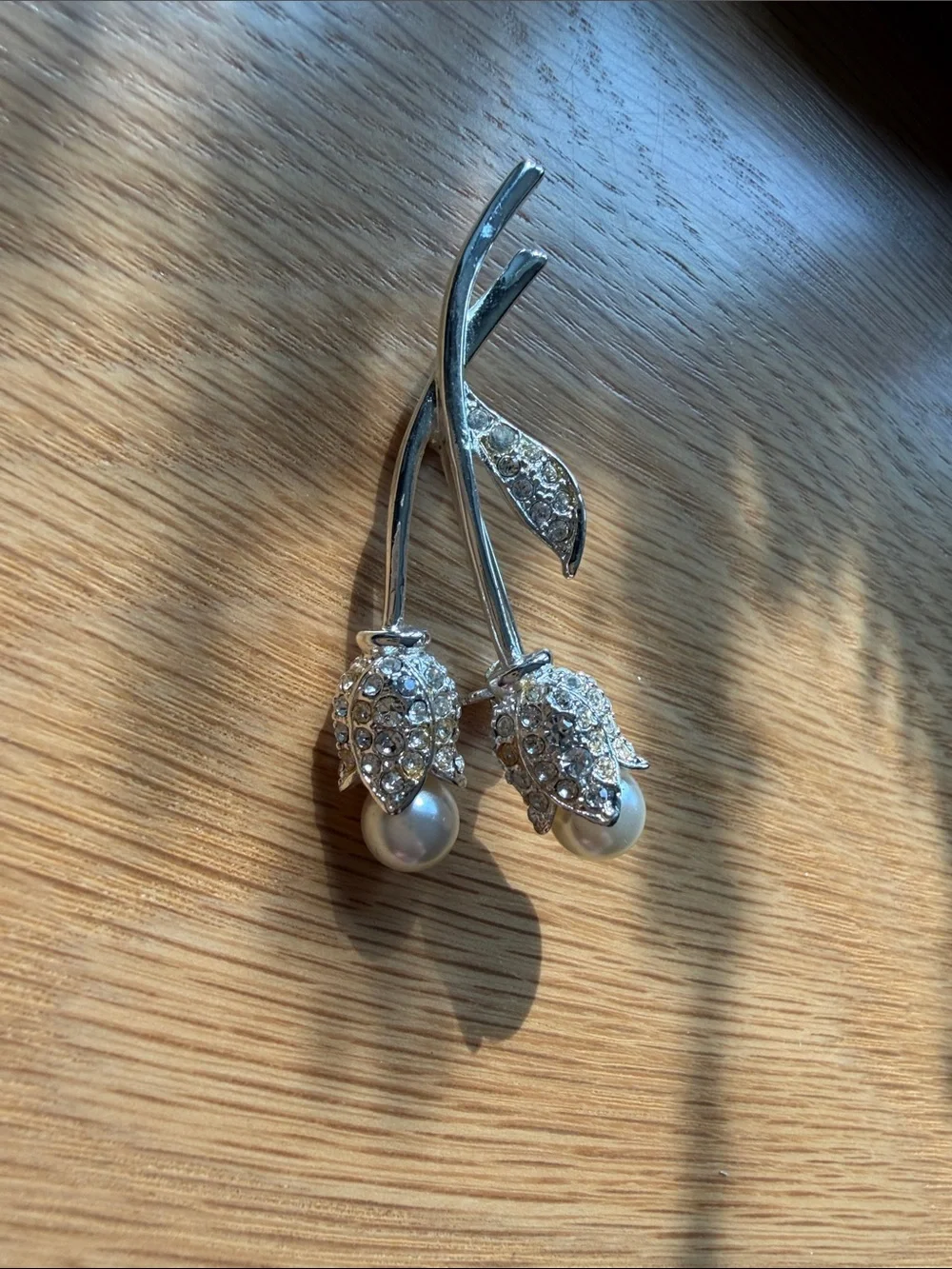Silver Pearl & Crystal Floral Drop Brooch - Elegant Silver Tone. Tulip